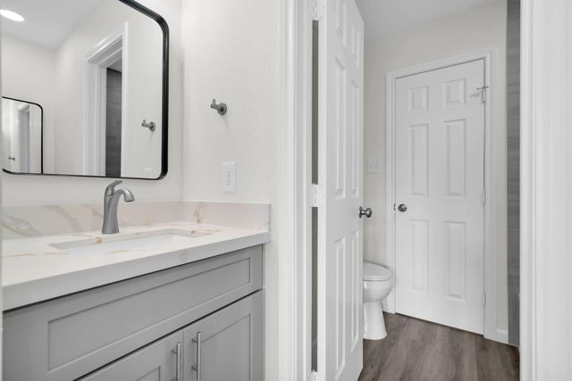 6111 Beverly Hill Street 32, Houston, TX 77057