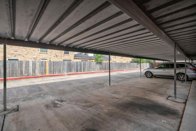 6111 Beverly Hill Street 32, Houston, TX 77057