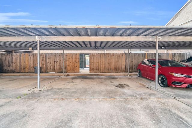 6111 Beverly Hill Street 32, Houston, TX 77057