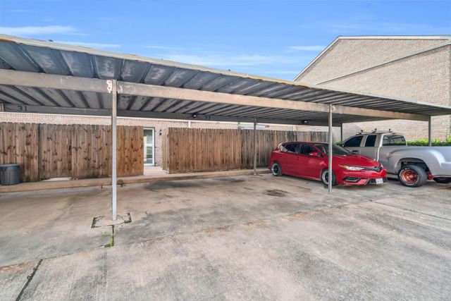6111 Beverly Hill Street 32, Houston, TX 77057