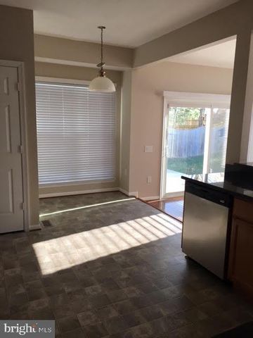 2693 MAPLE RIDGE DR, Woodbridge, VA 22192