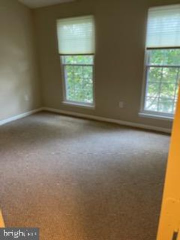 2693 MAPLE RIDGE DR, Woodbridge, VA 22192