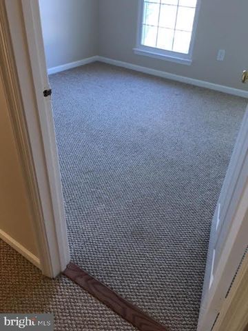 2693 MAPLE RIDGE DR, Woodbridge, VA 22192