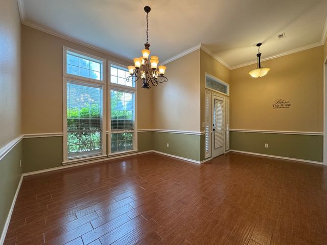 2865 Oak Creek Drive, Paris, TX 75462