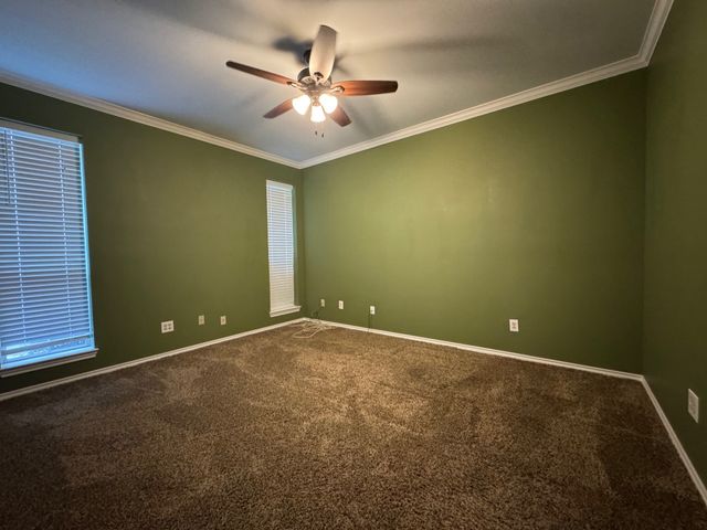 2865 Oak Creek Drive, Paris, TX 75462