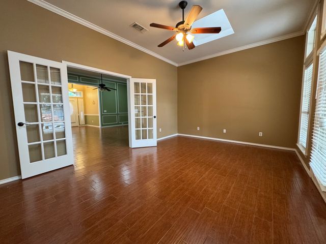 2865 Oak Creek Drive, Paris, TX 75462