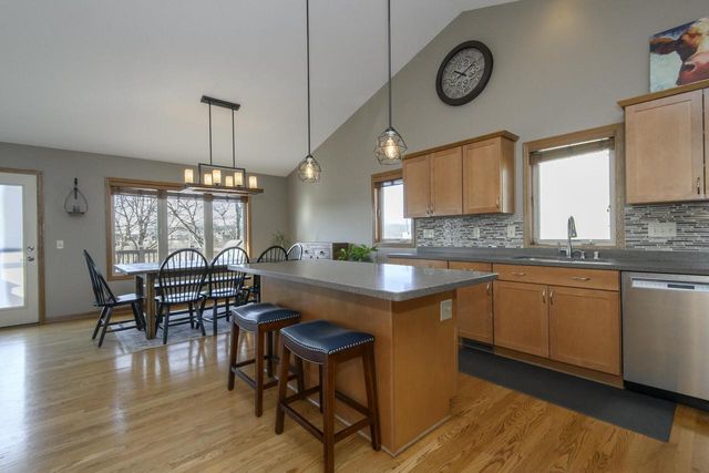 S97W13801 Stonebridge WAY, Muskego, WI 53150