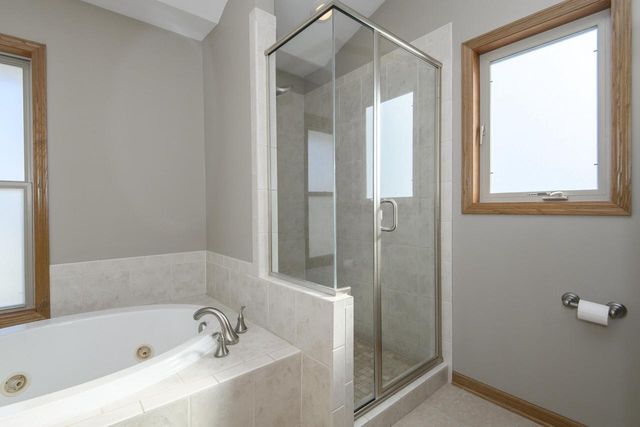 S97W13801 Stonebridge WAY, Muskego, WI 53150