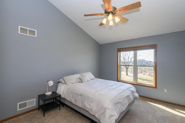 S97W13801 Stonebridge WAY, Muskego, WI 53150