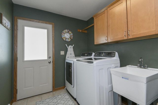 S97W13801 Stonebridge WAY, Muskego, WI 53150