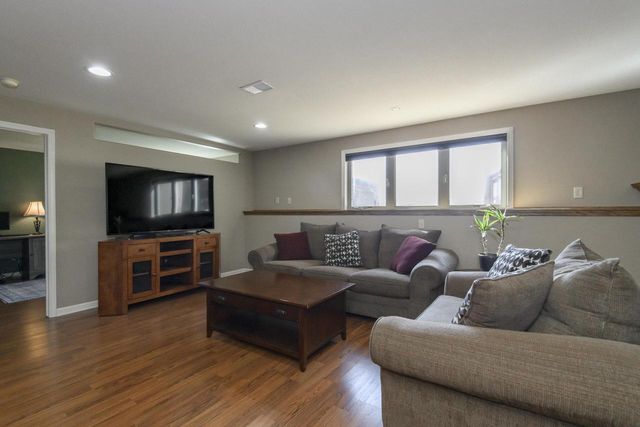 S97W13801 Stonebridge WAY, Muskego, WI 53150