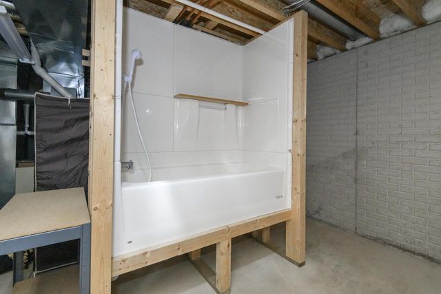 S97W13801 Stonebridge WAY, Muskego, WI 53150