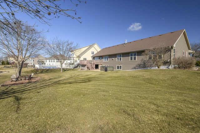 S97W13801 Stonebridge WAY, Muskego, WI 53150