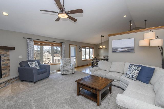 S97W13801 Stonebridge WAY, Muskego, WI 53150