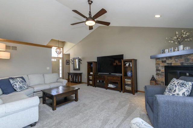 S97W13801 Stonebridge WAY, Muskego, WI 53150