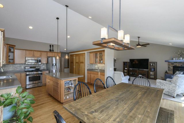 S97W13801 Stonebridge WAY, Muskego, WI 53150