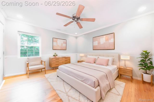 622 Sunningdale Drive, Grosse Pointe Woods, MI 48236