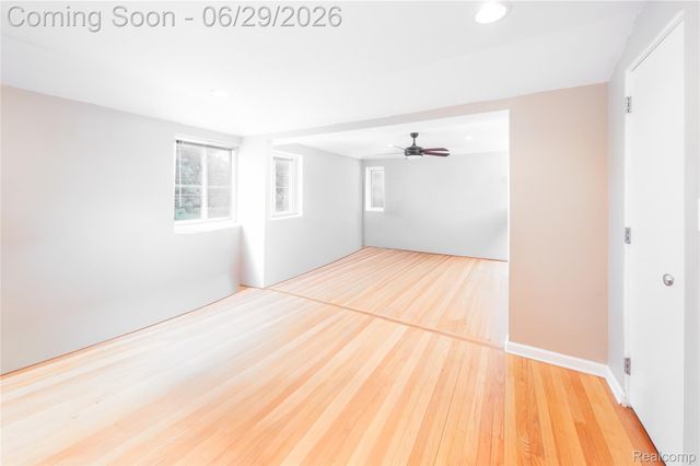 622 Sunningdale Drive, Grosse Pointe Woods, MI 48236
