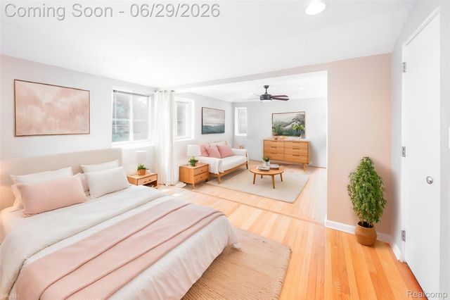 622 Sunningdale Drive, Grosse Pointe Woods, MI 48236