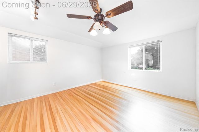622 Sunningdale Drive, Grosse Pointe Woods, MI 48236