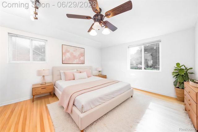 622 Sunningdale Drive, Grosse Pointe Woods, MI 48236