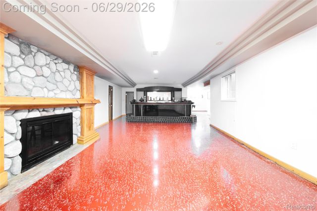 622 Sunningdale Drive, Grosse Pointe Woods, MI 48236
