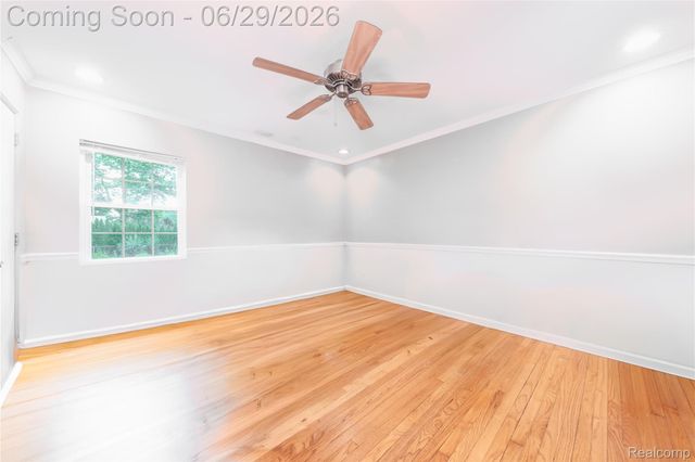 622 Sunningdale Drive, Grosse Pointe Woods, MI 48236