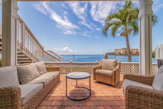 5266 BEACH DRIVE SE B, St Petersburg, FL 33705