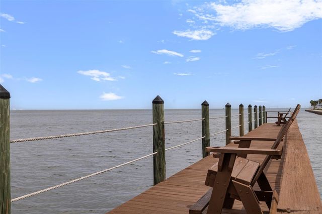 5266 BEACH DRIVE SE B, St Petersburg, FL 33705
