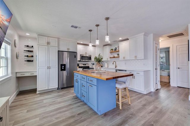 5266 BEACH DRIVE SE B, St Petersburg, FL 33705