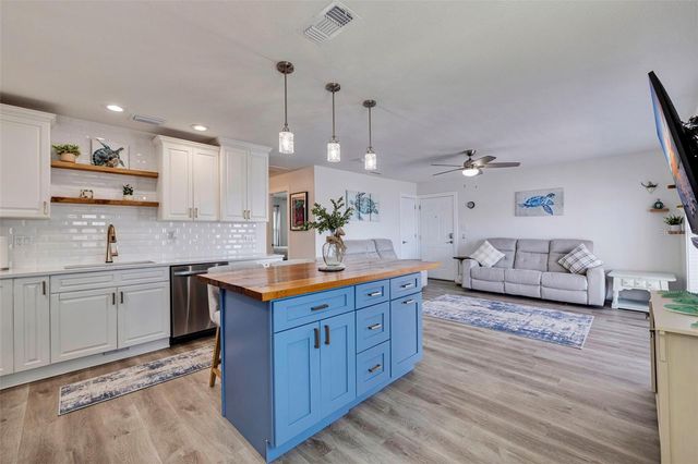5266 BEACH DRIVE SE B, St Petersburg, FL 33705