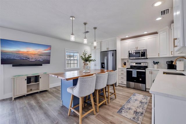 5266 BEACH DRIVE SE B, St Petersburg, FL 33705