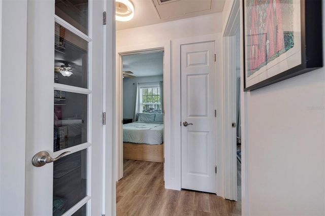 5266 BEACH DRIVE SE B, St Petersburg, FL 33705