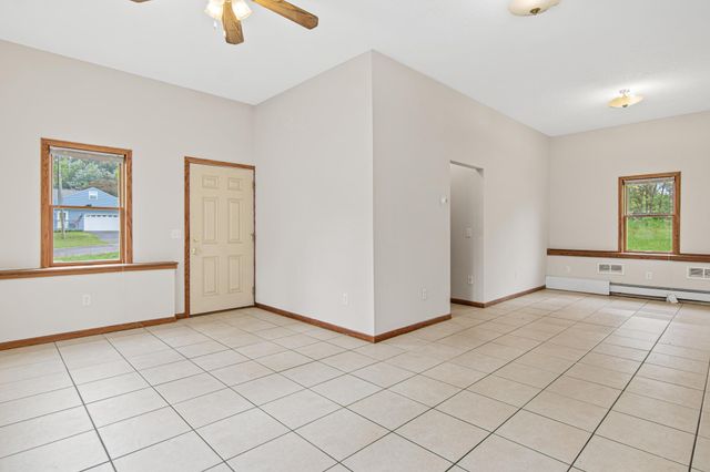 6262 7th Street N, Oakdale, MN 55128