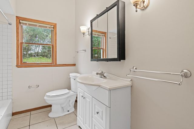 6262 7th Street N, Oakdale, MN 55128