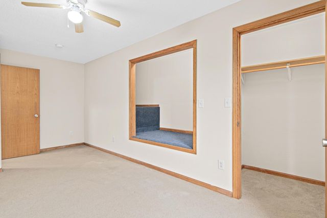 6262 7th Street N, Oakdale, MN 55128