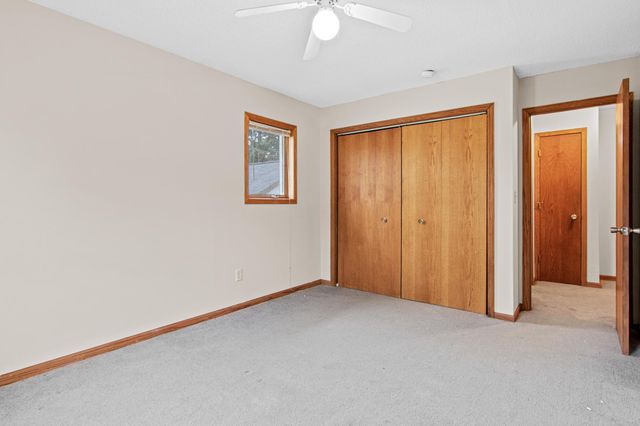 6262 7th Street N, Oakdale, MN 55128