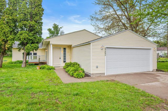 6262 7th Street N, Oakdale, MN 55128