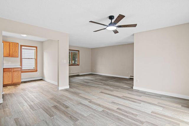 6262 7th Street N, Oakdale, MN 55128