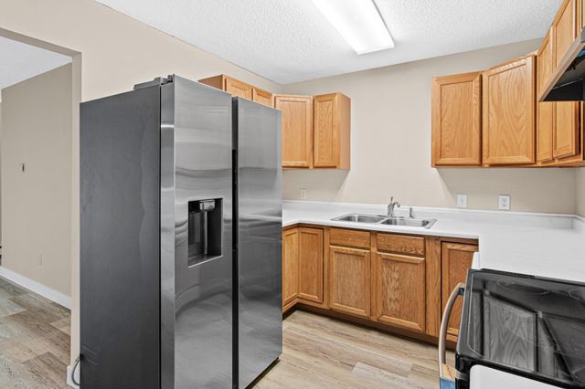6262 7th Street N, Oakdale, MN 55128