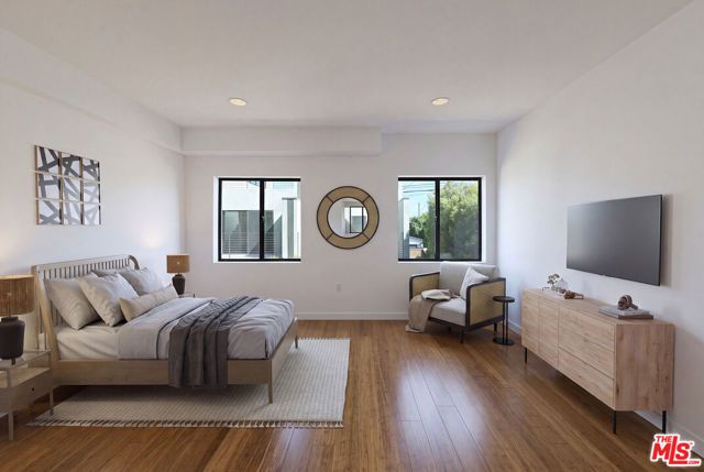 742 Brooks Avenue, Los Angeles, CA 90291