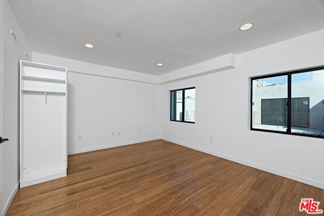 742 Brooks Avenue, Los Angeles, CA 90291