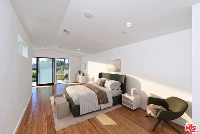 742 Brooks Avenue, Los Angeles, CA 90291