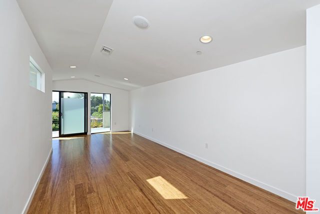 742 Brooks Avenue, Los Angeles, CA 90291