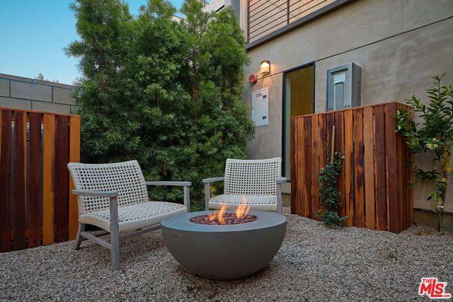 742 Brooks Avenue, Los Angeles, CA 90291