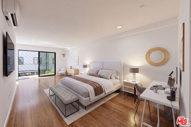 742 Brooks Avenue, Los Angeles, CA 90291