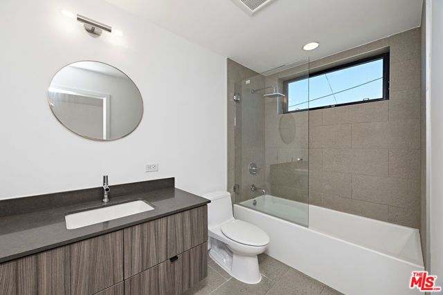 742 Brooks Avenue, Los Angeles, CA 90291