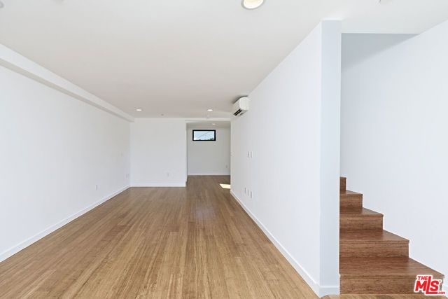 742 Brooks Avenue, Los Angeles, CA 90291