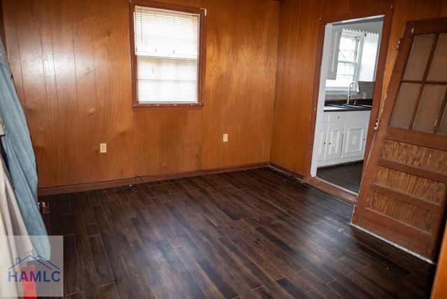 712 Rosedale Ave, Claxton, GA 30417