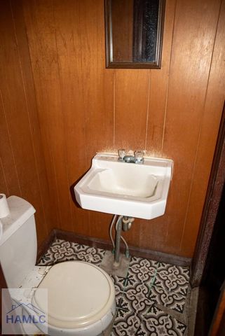 712 Rosedale Ave, Claxton, GA 30417